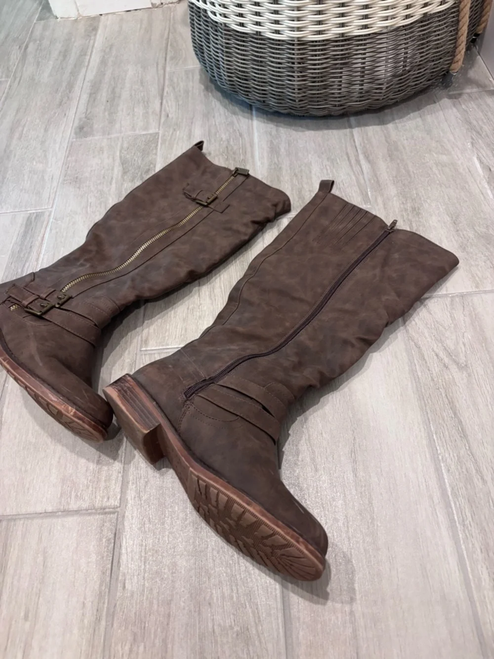 XOXOTall Brown Riding Boots with Side Zipper size 8- Mertle